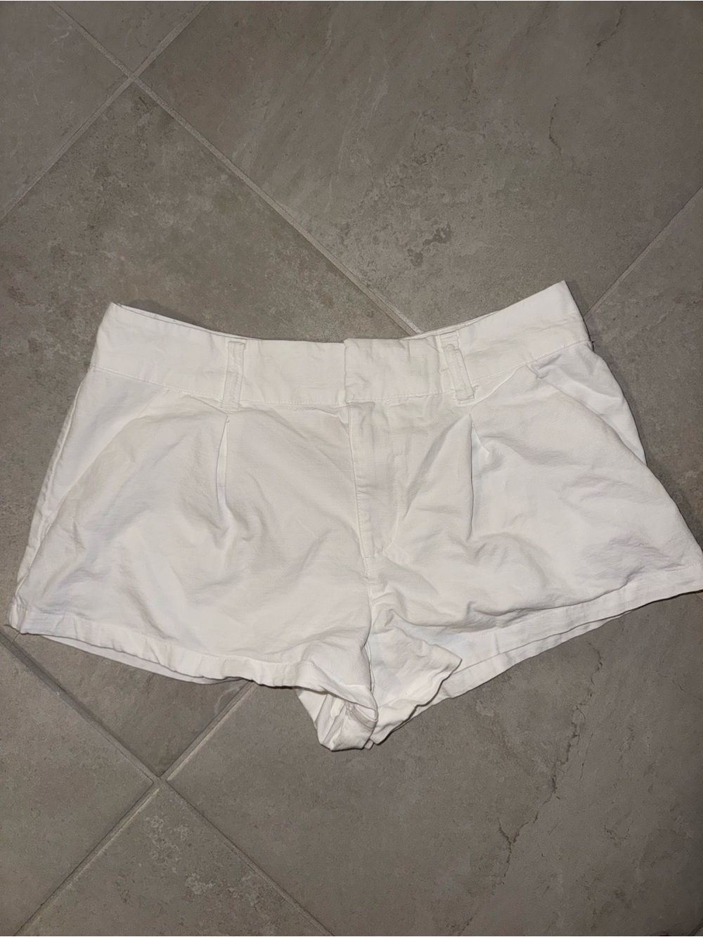 Women’s High-Waist White Pleated Shorts